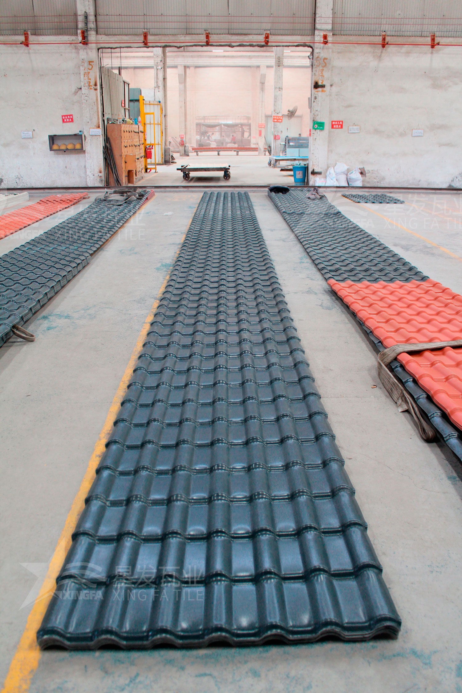 樹脂瓦白底和灰底哪個好？白底和灰底在質(zhì)量、價格上有啥區(qū)別？