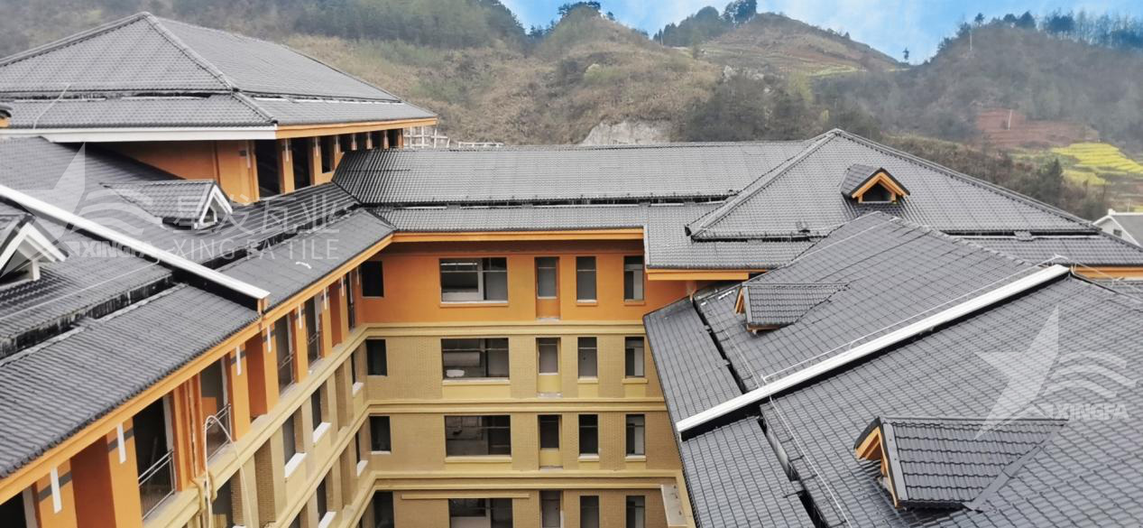 揭秘！包工包料安裝合成樹(shù)脂瓦每平方需要多少錢？